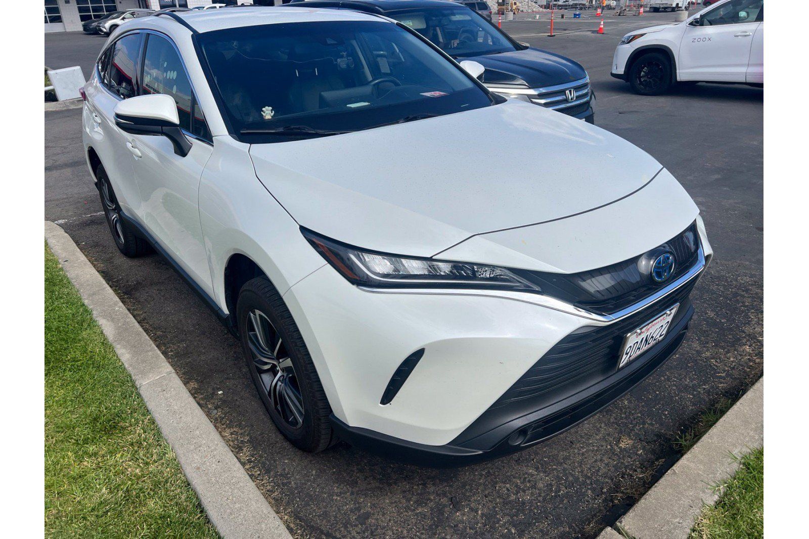 Certified 2022 Toyota Venza LE AWD/4WD image 3
