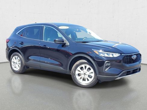 Used 2024 Ford Escape Active w/ Tech Pack #2 AWD/4WD image 2