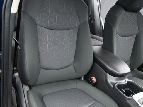 Used 2025 Toyota RAV4 XLE w/ Convenience Package image 16