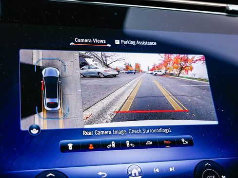 Certified 2022 Mercedes-Benz EQS 580 4MATIC Sedan image 26