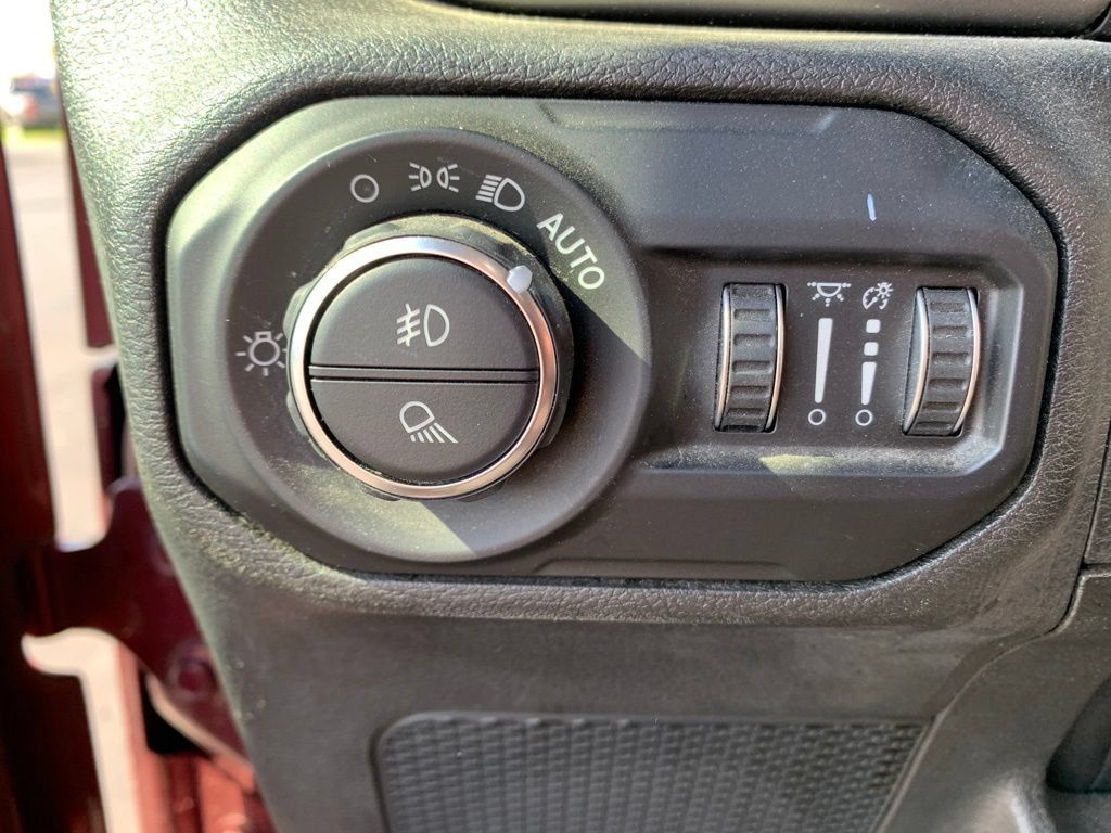 Used 2021 Jeep Gladiator Sport AWD/4WD image 35