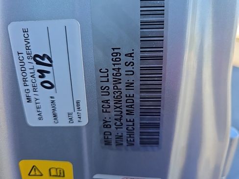 Used 2023 Jeep Wrangler Unlimited image 13