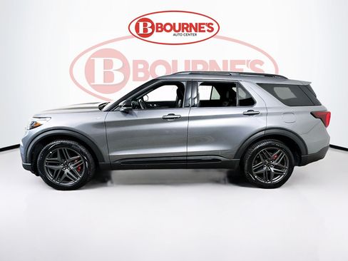 Used 2025 Ford Explorer ST-Line w/ ST-Line Street Pack AWD/4WD image 7