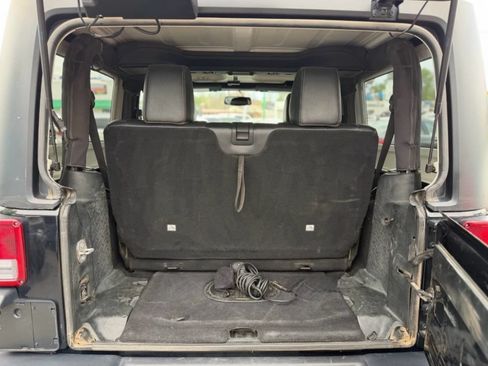 Used 2016 Jeep Wrangler Rubicon AWD/4WD image 8