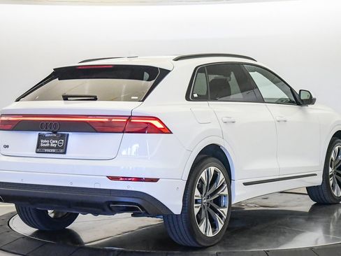 Used 2024 Audi Q8 Premium w/ Black Optic Package AWD/4WD image 5