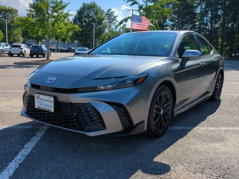 Used 2026 Toyota Camry SE FWD image 8