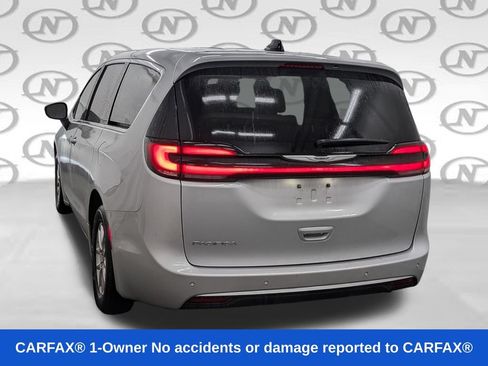 Used 2024 Chrysler Pacifica Touring-L FWD image 20