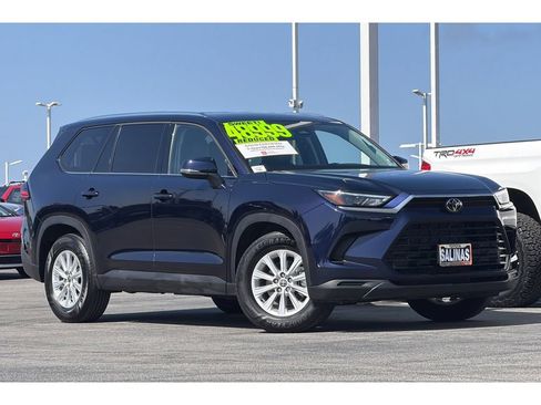 Used 2025 Toyota Grand Highlander AWD image 2