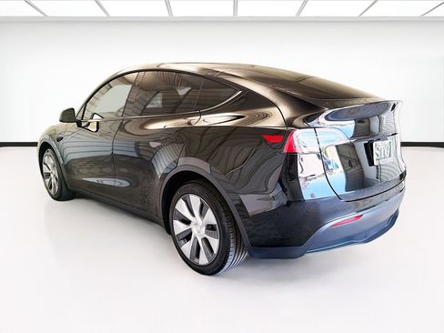 Used 2023 Tesla Model Y Long Range AWD/4WD image 6