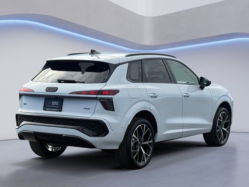 New 2026 Audi Q3 quattro 2.0T AWD/4WD image 4