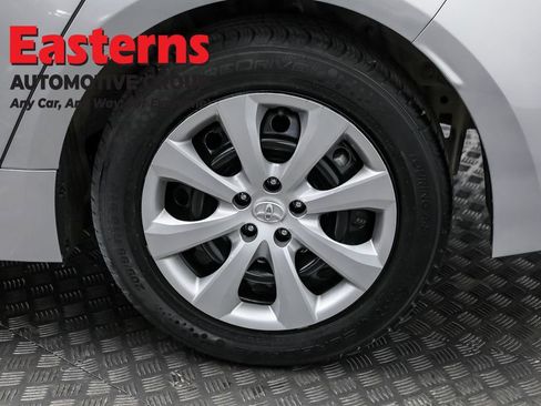 Used 2024 Toyota Corolla LE image 32