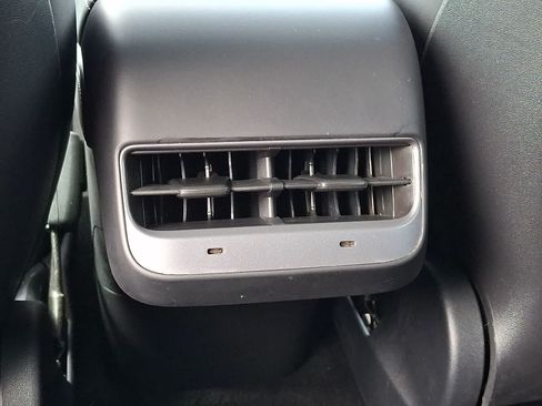 Used 2023 Tesla Model Y AWD image 12