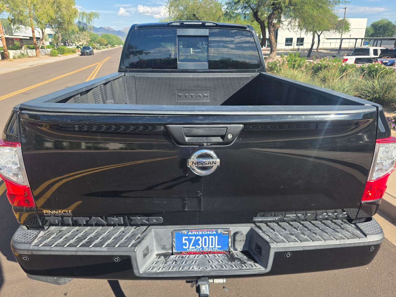 Used 2018 Nissan Titan SV w/ SV Convenience Package AWD/4WD image 12