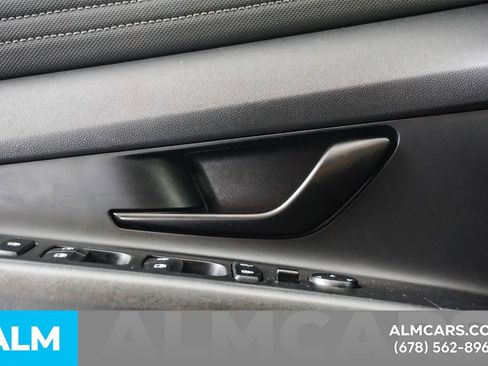 Used 2025 Hyundai Elantra Sport image 48