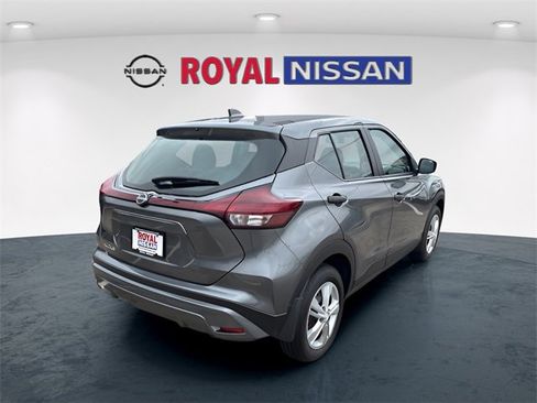 Used 2025 Nissan Kicks Play S image 7