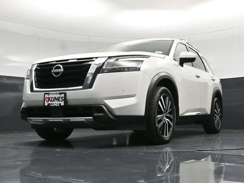 Used 2024 Nissan Pathfinder Platinum w/ Cargo Package AWD/4WD image 62
