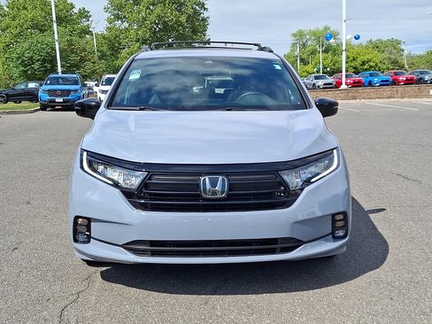 Used 2024 Honda Odyssey Sport image 2