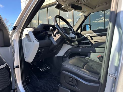 Used 2020 Land Rover Defender 110 First Edition image 17