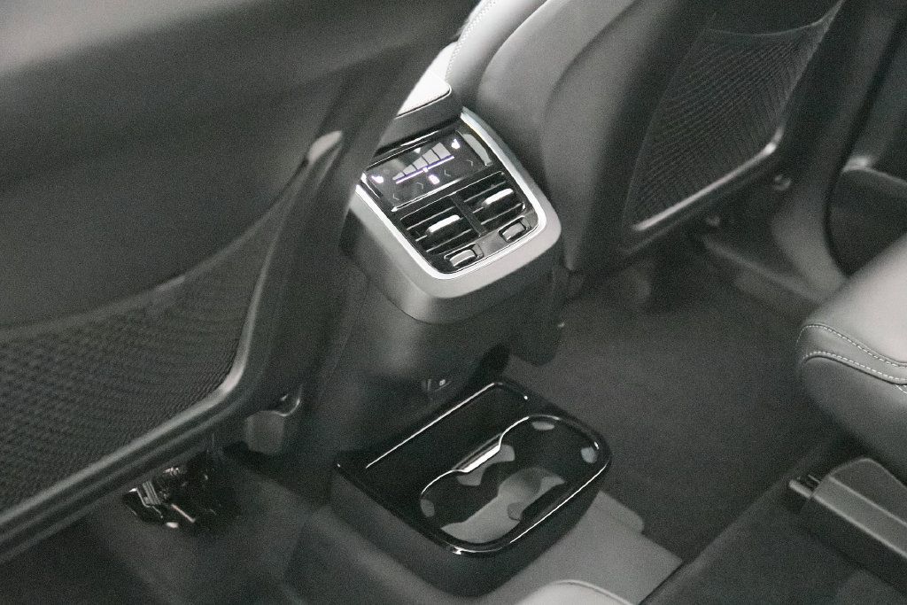 Certified 2024 Volvo XC90 B6 Ultimate AWD/4WD image 22