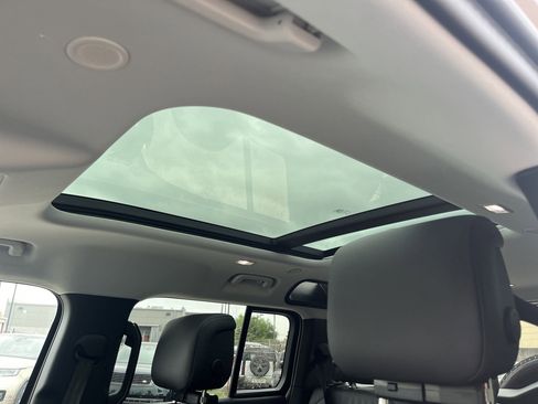 Used 2025 Land Rover Defender 110 S image 13