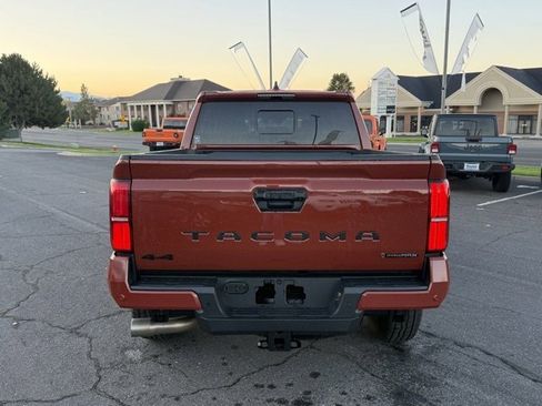 Used 2025 Toyota Tacoma TRD Off-Road image 7