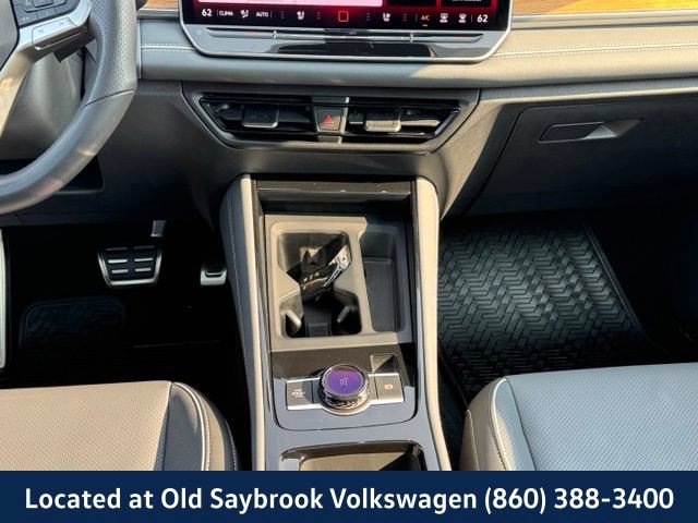 Certified 2025 Volkswagen Tiguan SEL R-Line AWD/4WD image 16