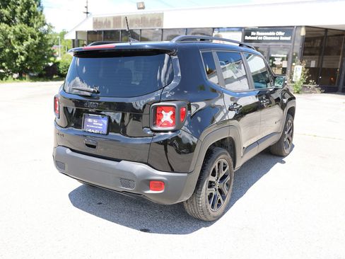 Used 2022 Jeep Renegade Altitude w/ Convenience Group AWD/4WD image 7
