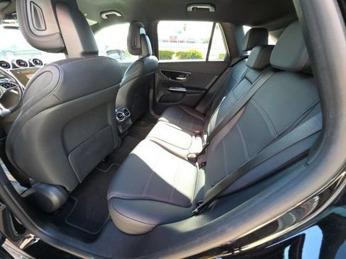 Used 2024 Mercedes-Benz GLC 300 4MATIC image 12