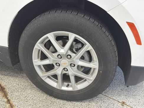Used 2023 Chevrolet Equinox LT FWD image 6