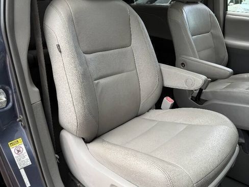 Used 2015 Toyota Sienna XLE FWD image 29