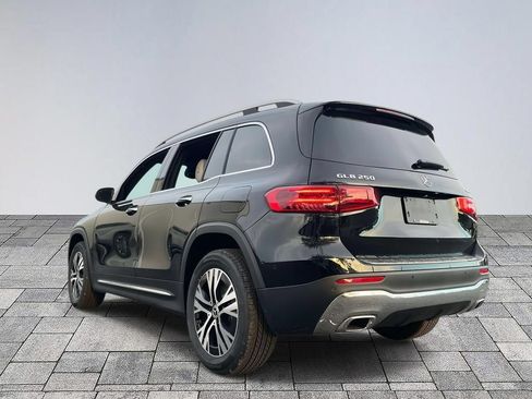 Used 2026 Mercedes-Benz GLB 250 4MATIC image 5