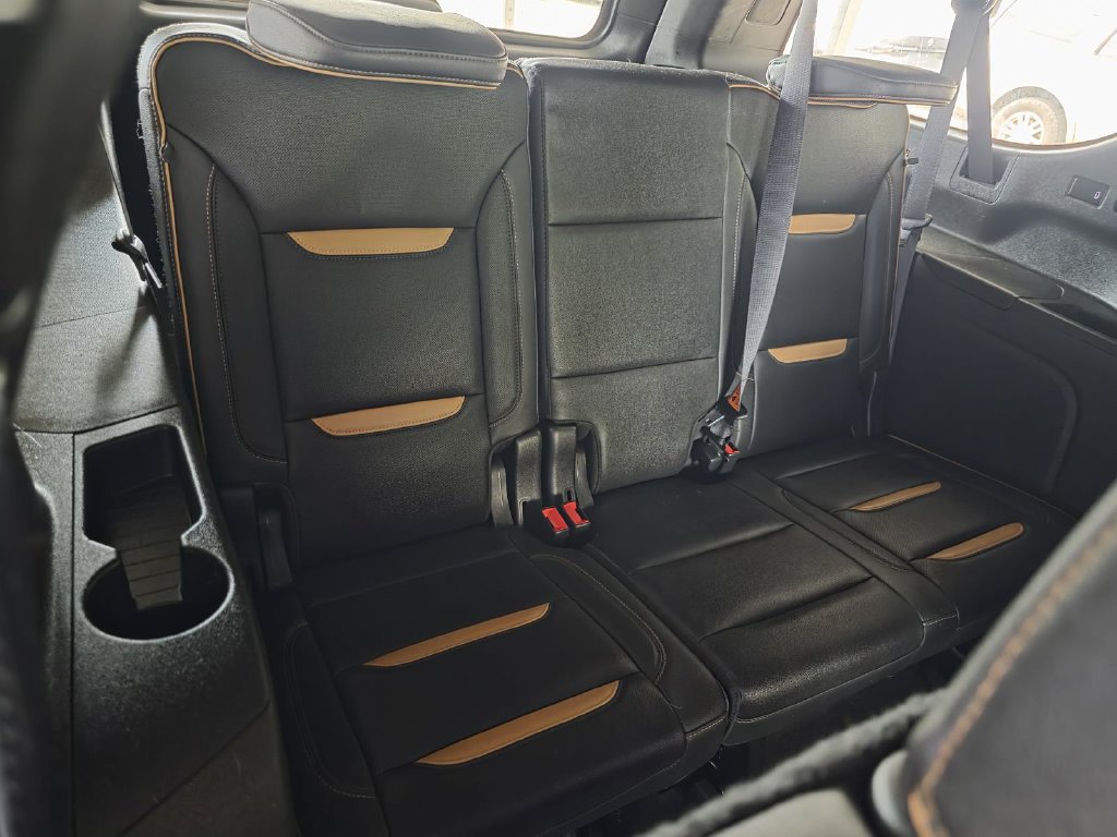 Used 2021 GMC Yukon XL AT4 w/ AT4 Premium Plus Package AWD/4WD image 15