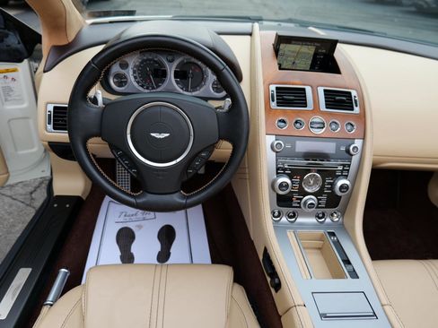 Used 2015 Aston Martin V8 Vantage S RWD image 17