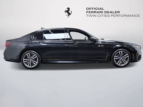 Used 2022 BMW 750i xDrive w/ M Sport Package image 7