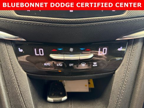 Used 2020 Cadillac XT5 Premium Luxury FWD image 17