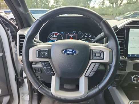 Used 2022 Ford F250 Lariat w/ Black Appearance Package image 10