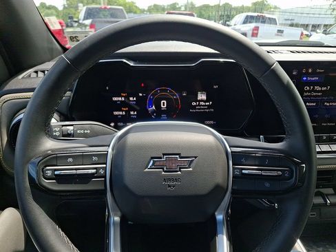 Used 2024 Chevrolet Colorado ZR2 w/ Safety Package AWD/4WD image 18