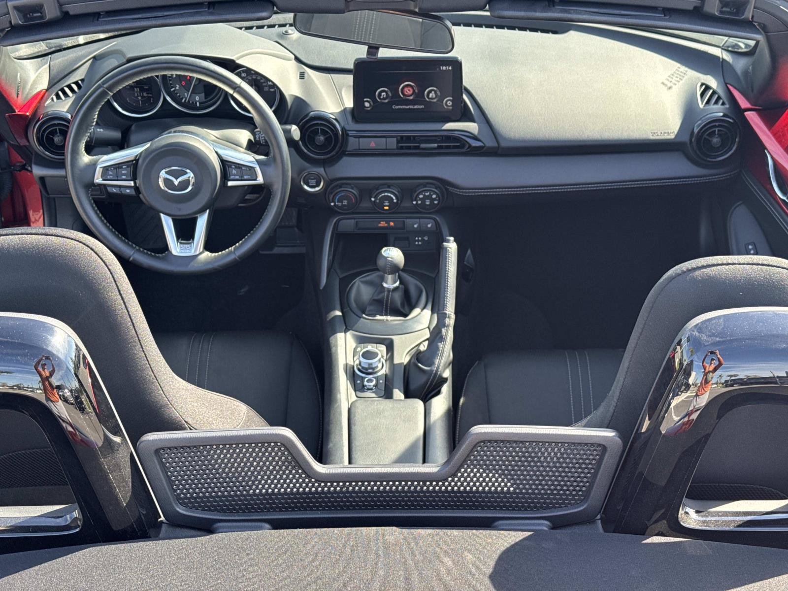 Used 2022 MAZDA MX-5 Miata Club RWD image 16