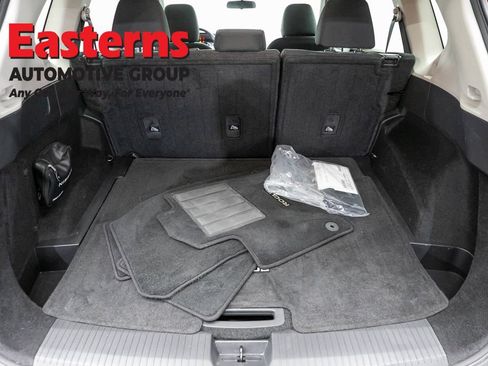 Used 2023 Nissan Rogue S AWD/4WD image 9