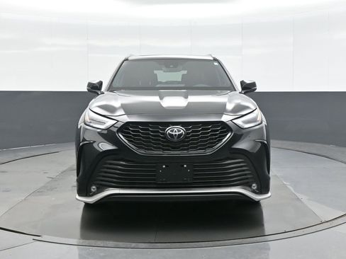 Certified 2025 Toyota Highlander XSE image 2