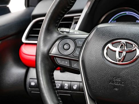 Used 2022 Toyota Camry XSE image 15