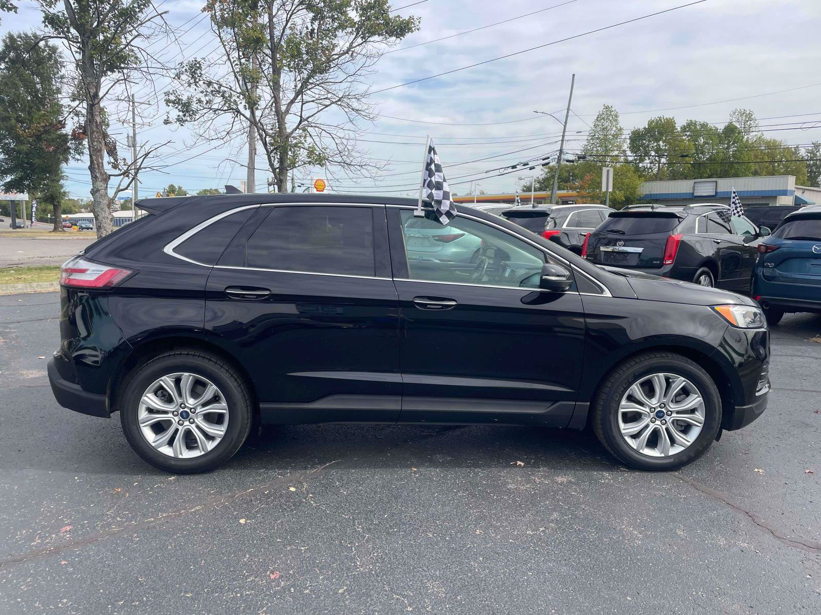 Used 2022 Ford Edge Titanium w/ Equipment Group 301A AWD/4WD image 9
