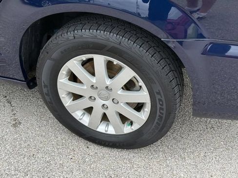 Used 2014 Chrysler Town & Country Touring FWD image 8