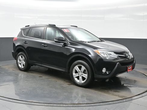 Used 2013 Toyota RAV4 XLE image 8