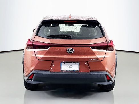 Certified 2025 Lexus UX 300h FWD w/ Accessory Package (Z2) image 6