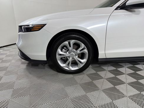Used 2025 Honda Accord LX image 26