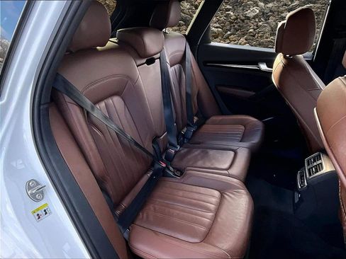 Used 2018 Audi Q5 2.0T Premium Plus w/ Premium Plus Package image 24