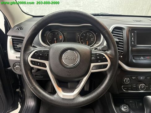 Used 2017 Jeep Cherokee Sport w/ Safety Group AWD/4WD image 4