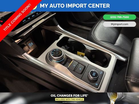 Used 2022 Ford Explorer XLT w/ Equipment Group 202A image 22