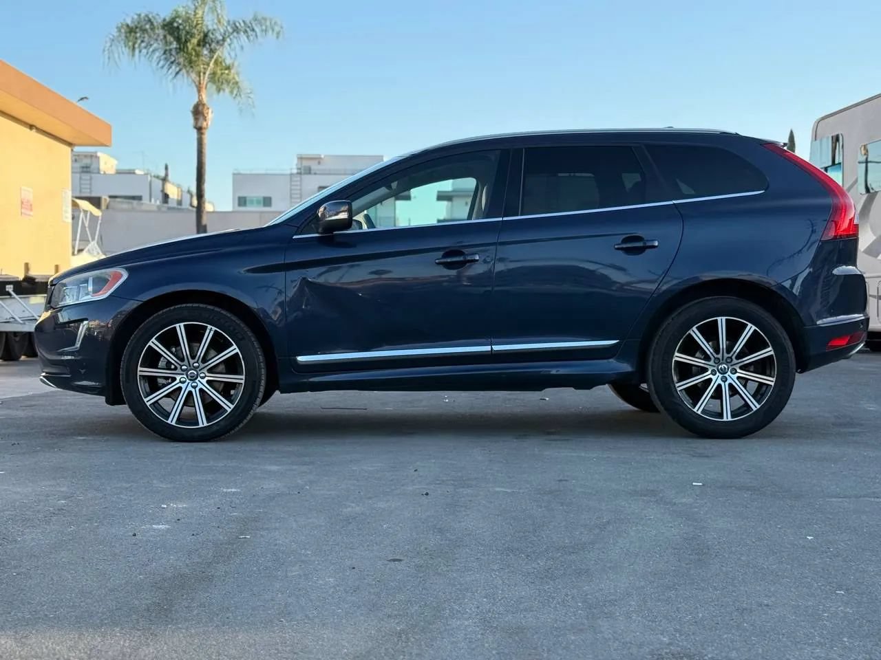Used 2015 Volvo XC60 T5 AWD/4WD image 9